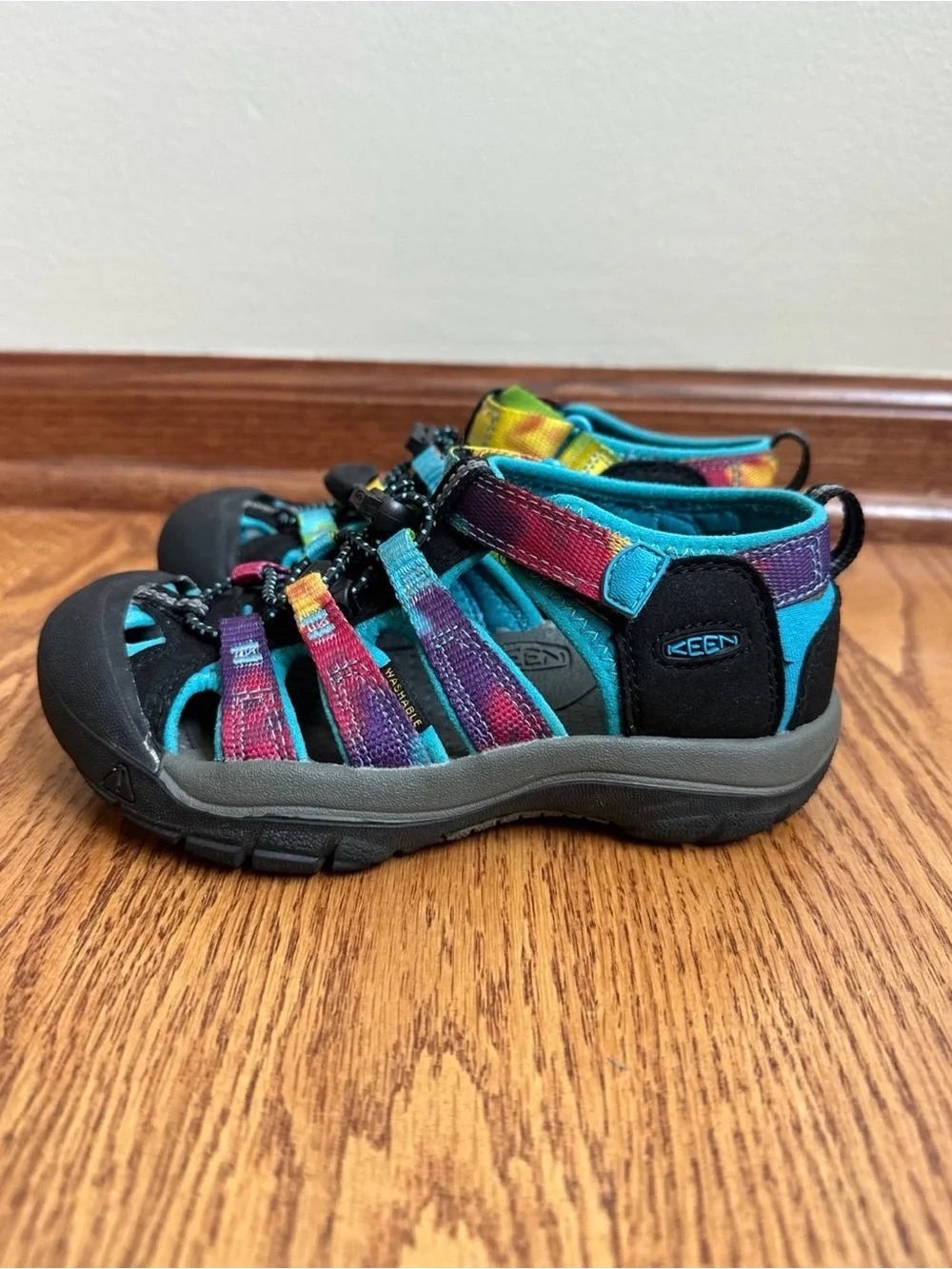 Keen Newport Sandals Girls Size 12 Rainbow